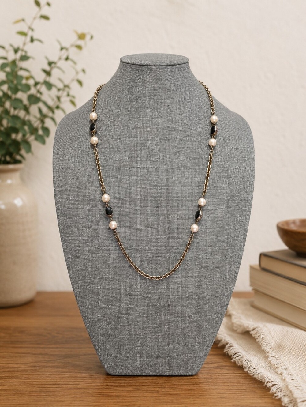 Elegant Silver and Black Beaded Necklace